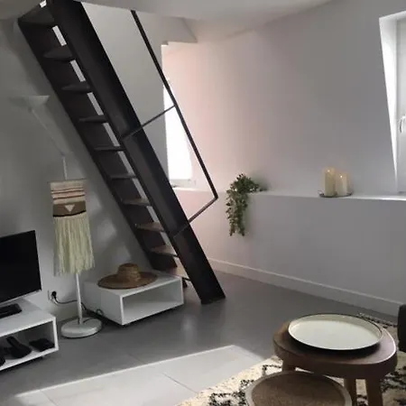 L'etoile De *